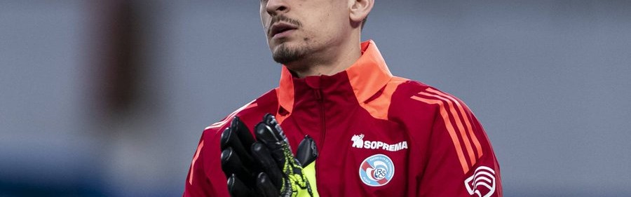 PG模拟器-DO：切尔西门将彼得罗维奇将加盟伯恩茅斯，转会费2500万镑